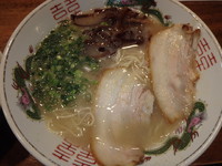 「餃子セット(850円)+替玉(100円)(硬め)」@拉麺エルボーの写真