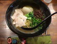 「極濃豚骨らーめん＋半熟味玉」@極濃豚骨 らーめん小僧の写真