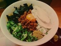 「【限定】冷製えびまぜ 850円＋鶏チャーシュー」@麺や 燦虎の写真