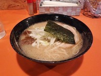 「塩とんこつラーメン」@らーめん八海 びえいの丘の写真