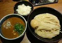 「半熟味玉カレーつけ麺・中盛無料・半ライス付（880）」@豚骨一燈 大塚店の写真