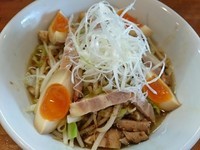 「油そば ￥730」@自家製麺 ラーメン慶の写真