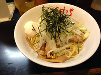 「油そば＋温玉＋白ねぎ」@東京麺珍亭本舗 西早稲田店の写真