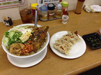 「気まぐれ豚骨野菜ラーメン改＋餃子」@MENYA 食い味の道有楽の写真
