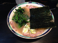 「チャーシューメン＋ほうれん草トッピング」@田島家 久里浜店の写真
