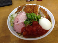 「気まぐれカレーぶっかけ＋チキンカツトッピング」@MENYA 食い味の道有楽の写真