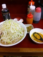 「小ラーメン野菜680円、和っカレー100円、極上生卵80円」@ラーメン二郎 相模大野店の写真