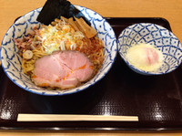 「油そば＋温玉」@兎に角 another leafの写真