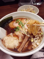 「わんたんめん900円」@中華そば屋（店名無し）の写真