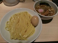「つけめん（濃厚）　Ｍ　＋味玉：サービス券」@TOKYO UNDER GROUND RAMEN 頑者の写真