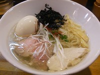 「鶏清湯　背脂塩らぁめん700円＋味玉100円」@麺庵 小島流の写真