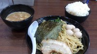 「魂心つけ麺＋ライス・うずら卵(サービス)」@横浜家系らーめん 魂心家 藤沢店の写真