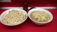 「小ラーメン＋つけ」@ラーメン二郎 湘南藤沢店の写真