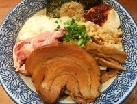 「油そば＋全部入りトッピング （140822）」@豚骨一燈 大塚店の写真