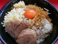 「まぜそば　ニンニクあぶら玉ねぎ＋チーズ　780＋100円」@麺屋 桐龍の写真