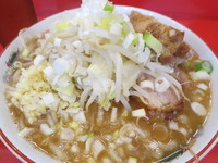 「ラーメン中盛り780円ニンニク増しネギ増し増し粉豚」@ジャンプの写真