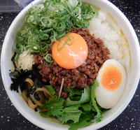 「カレー台湾まぜそば小＋ネギ増し(930円）」@麺屋 こころ 高田馬場店の写真