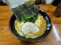 「ラーメン中盛　750円　麵硬め」@家系ラーメン ○貴家の写真