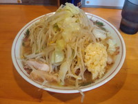 「小ラーメン豚入りニンニク増し750円」@豚星。の写真
