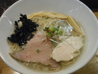 「鶏清湯　背脂塩ら～めん700円」@麺庵 小島流の写真