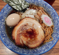 「福原ブラック＋味玉(880円）」@ラーメン燈郎の写真