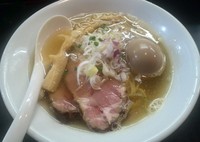 「塩そば 700円 + 味玉クーポン」@麺処 晴の写真