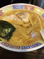 「とんこつ醤油ラーメン」@麻布ラーメン 芝浦店の写真