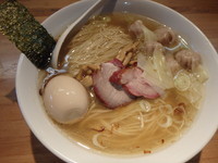 「塩ワンタンそば(800円)麺大盛(100円)味玉(100円)」@支那そば なかじまの写真