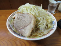 「ラーメン（ブタ2枚入り）＋ニンニクヤサイ」@ラーメン二郎 亀戸店の写真