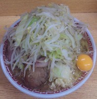 「小：700円＋生卵：50円」@ラーメン二郎 環七新新代田店の写真
