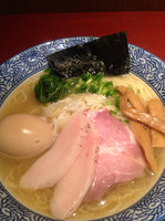 「芳醇香味塩そば＋味玉」@麺屋 一燈 ラゾーナ川崎店の写真