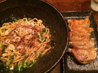 「汁なし担々麺+手作り餃子」@神泉のらぁめん屋 うさぎの写真