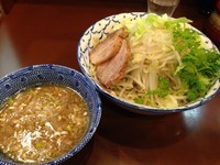 「つけめん大盛＋パクチー（ヤサイ・アブラ）」@らーめん陸の写真