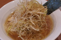 「醬油ラーメン＋ネギ」@中華そば 七麺鳥の写真