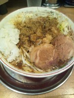 「ラーメン@700-100」@麺でる 大岡山店の写真