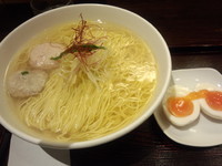 「あら炊き塩らぁめん(830)味玉(100)」@麺屋 海神の写真
