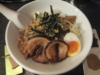 「油そば700円(極太麺、刻み玉葱有り)」@らうめん さぶ郎の写真