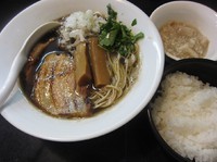「限定　豚ブラック（７８０円）＋ライス」@麺処 晴の写真