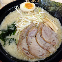 「定番（ネギチャーシューメン）固め　ギトギト　900円」@ラーメン青木亭 野田店の写真