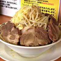 「ラーメン700円＋チャーシュー増し200円（ヤサイマシ）」@ジャンキーモンキーJr.の写真