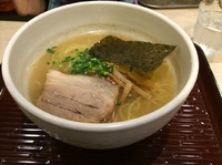 「しおらーめん」@らーめん獅童Ø 稔台店の写真