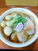 「特中華そば(980円)」@横浜中華そば 維新商店の写真