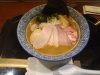 「特製濃厚魚介らーめん…1050円」@麺屋 一燈 ラゾーナ川崎店の写真