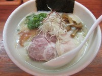 「１３周年限定　冷やし烏骨鶏白湯そば鶏節の香り（１３００円）」@麺や 福一の写真