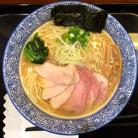 「芳醇香味チャーシュー•醤油（中盛無料）1050円」@麺屋 一燈 ラゾーナ川崎店の写真