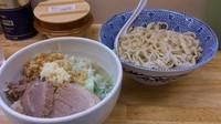 「塩つけ麺(並)＋にんにく・生姜の醤油漬け」@らーめん きじとらの写真