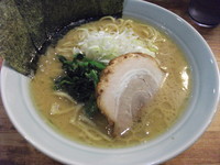 「家系豚骨ラーメン」@鶴一家の写真