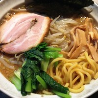 「まかないらあめん（にんにく正油背脂）」@極太めん ひでまる 千波店の写真