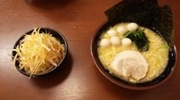 「豚骨醤油ネギラーメン+うずら」@横浜家系ラーメン宮本商店の写真