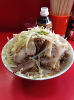 「小豚 ヤサイニンニク」@ラーメン二郎 三田本店の写真